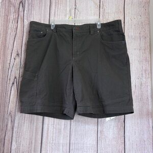 L.L bean Mens shorts size 42W